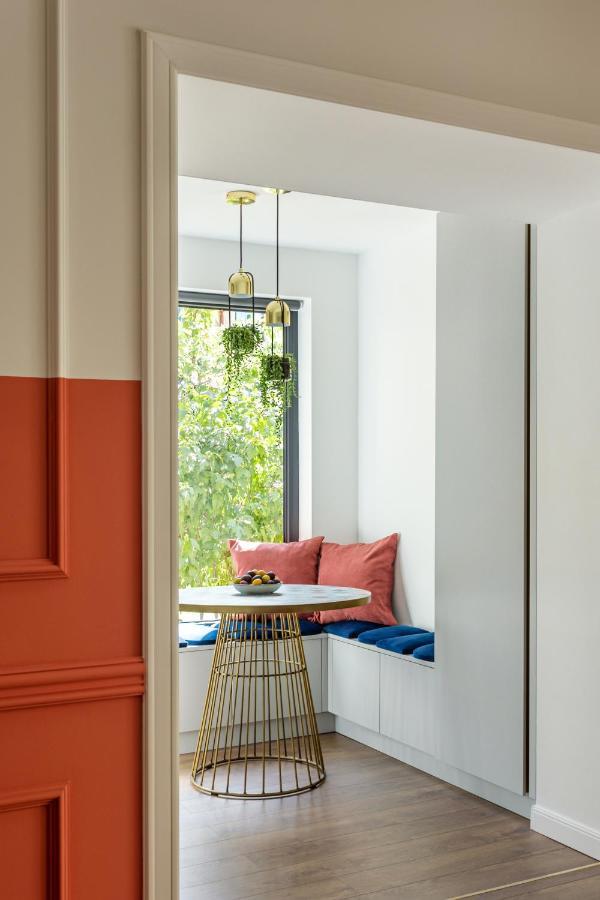 Designer Apartment In The City Center Cluj Napoca Bagian luar foto