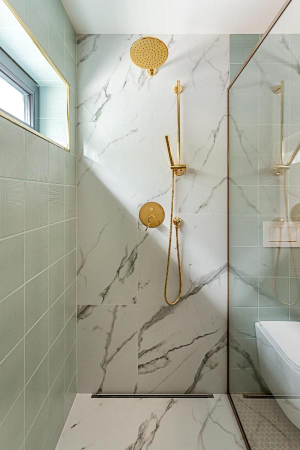 Designer Apartment In The City Center Cluj Napoca Bagian luar foto