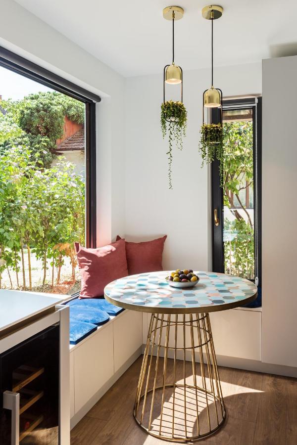 Designer Apartment In The City Center Cluj Napoca Bagian luar foto