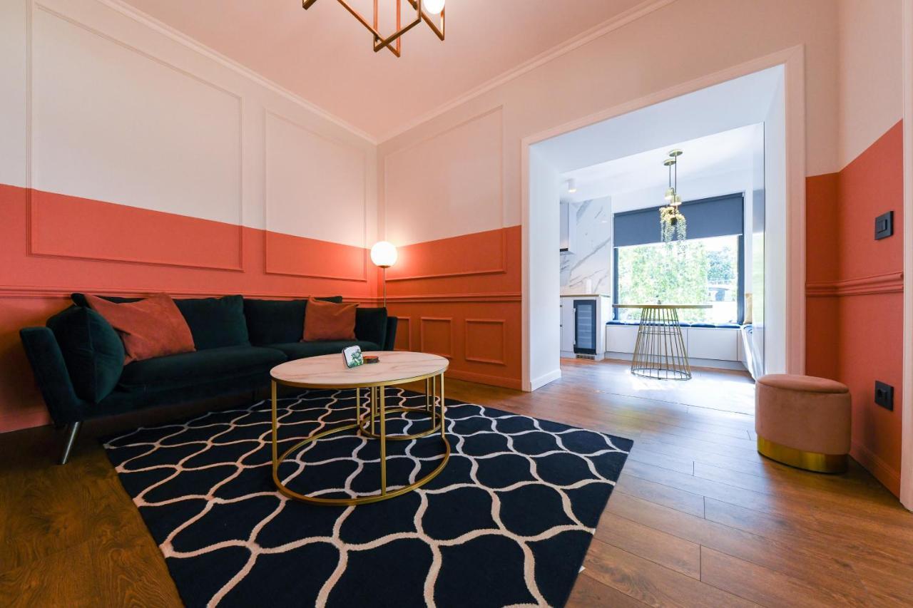 Designer Apartment In The City Center Cluj Napoca Bagian luar foto