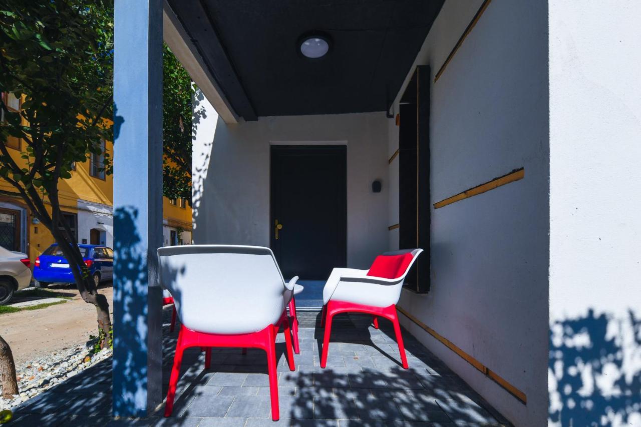 Designer Apartment In The City Center Cluj Napoca Bagian luar foto